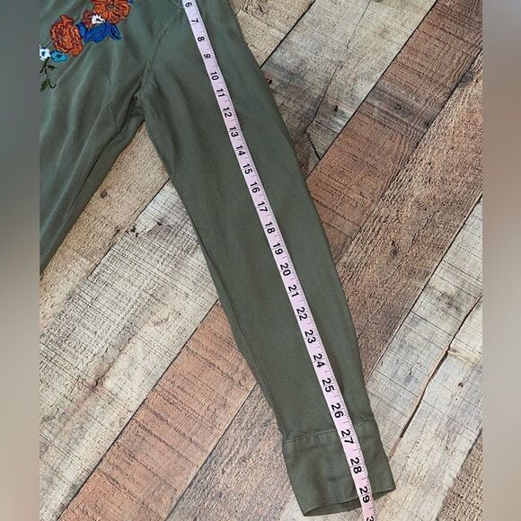 Jessica Simpson Burnt Olive Pearl Floral Embroidered Long Sleeve Button Down Top - Picture 14 of 15